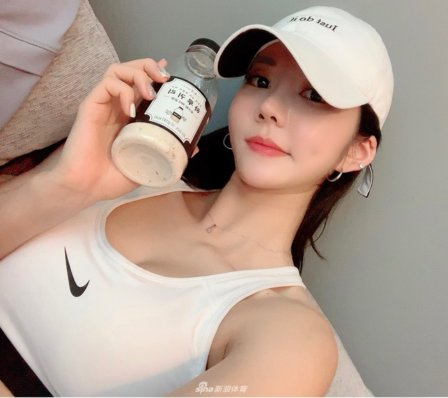 网红运动小姐姐健身美照 这身材什么水平