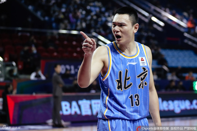 吉林女记者辱骂北京球员导致比赛暂停