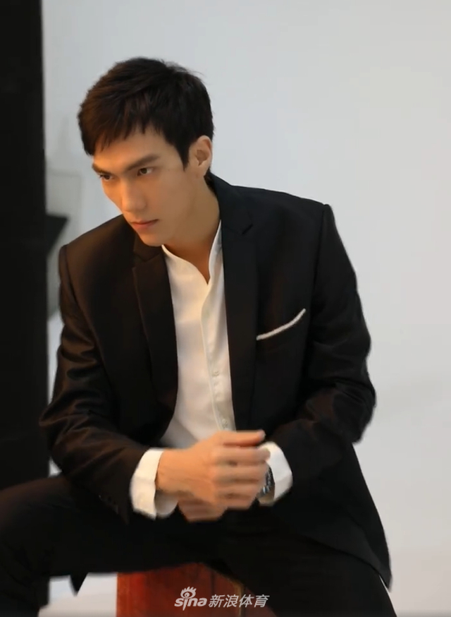 有型!国家田径队队员王宇晒帅照