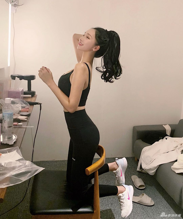 网红美女爱健身跑步 身材比颜值还要吸引人_新浪图片