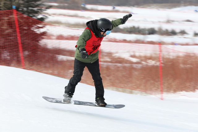 单板选手在比赛中