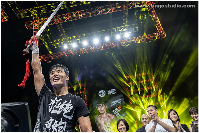 搏击争霸赛方便大胜巴西名将