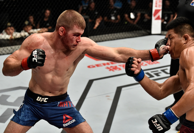 李景亮对决马修斯精彩集锦 