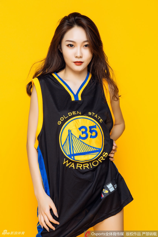 2/16来自@江苏kdancer凯旋啦啦队 的赵文悦是一位颇有人气的篮球宝贝.