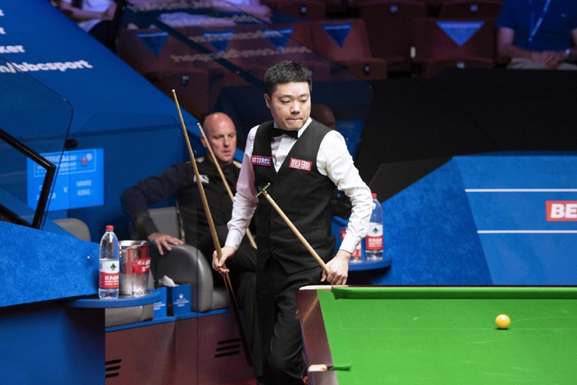 世锦赛丁俊晖5-4领先马克-金