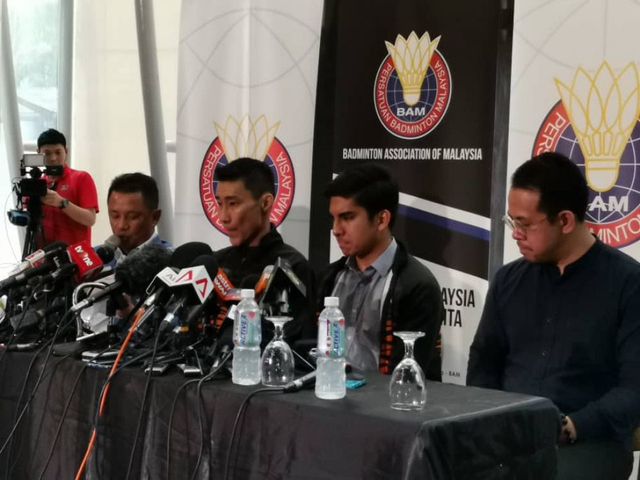 李宗伟宣布退役泪洒发布会