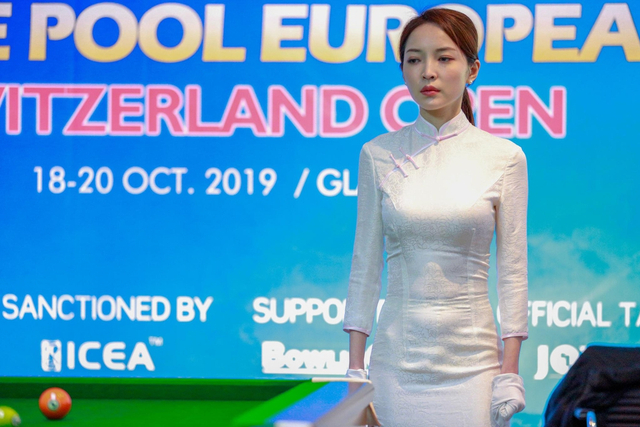 中国台球美女裁判穿旗袍瑞士执裁