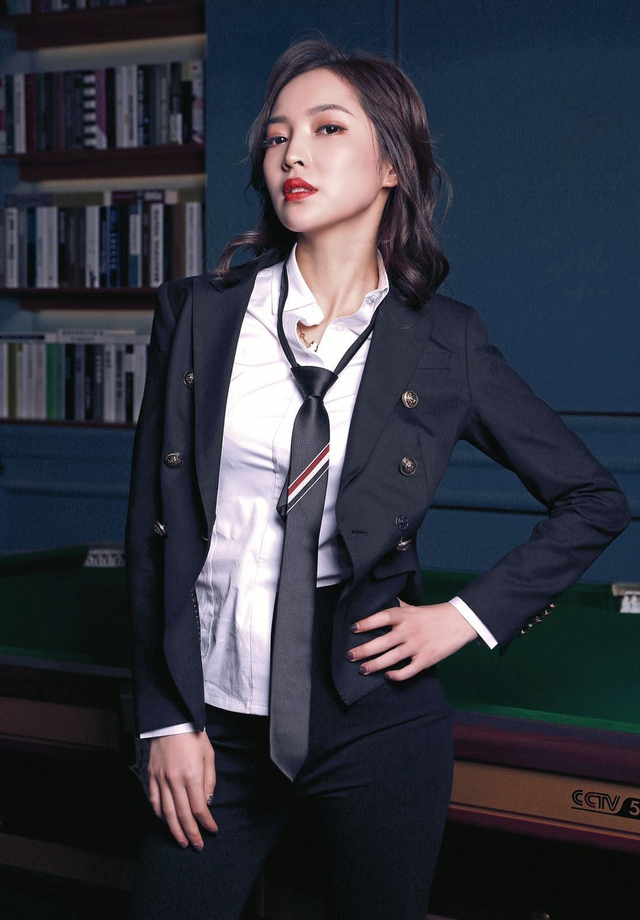 最美台球女裁判王钟瑶