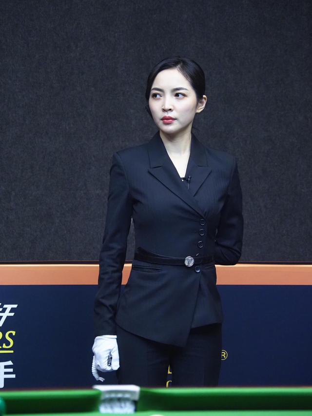 程野搭档最美台球女裁判执裁