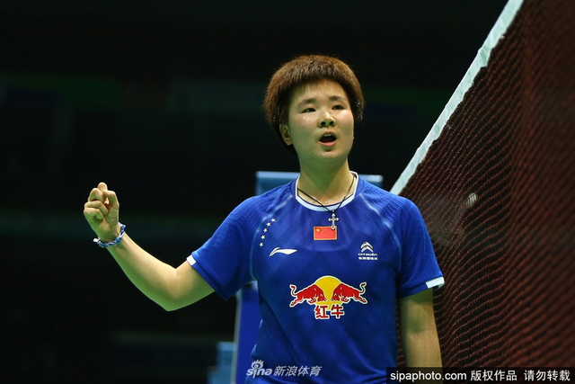 何冰娇庆祝得分