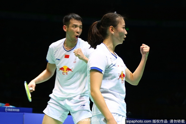 鲁恺和黄雅琼庆祝胜利