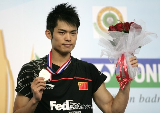 2009年林丹实现世锦赛三连冠