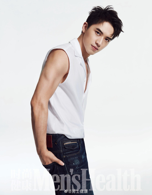 许魏洲拍运动写真 打乒乓球帅气有型