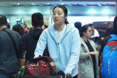 中国女排回国抵京众粉丝接机
