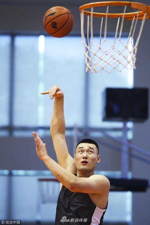 2018年9月10日,广东东莞,18/19cba前瞻,广东宏远备战新赛季. 苏伟