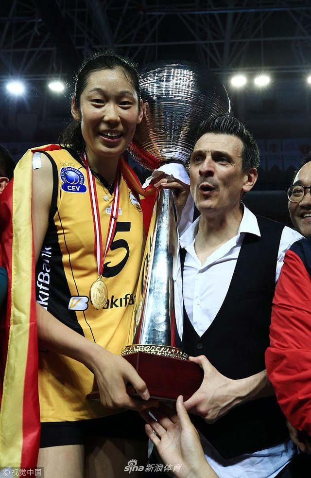 瓦基弗土耳其女排夺冠 朱婷MVP