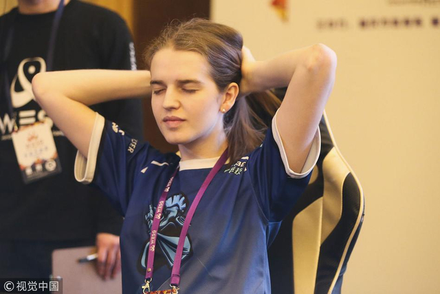 变性人选手scarlett出战星际2比赛