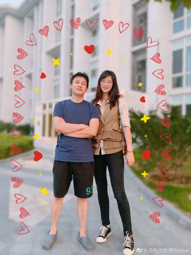 惠若琪深夜撒狗粮 携朱婷凌晨归家获老公盛餐迎接_新浪图片