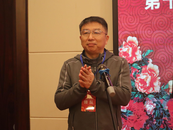 江苏棋院院长朱晓军宣布比赛开幕