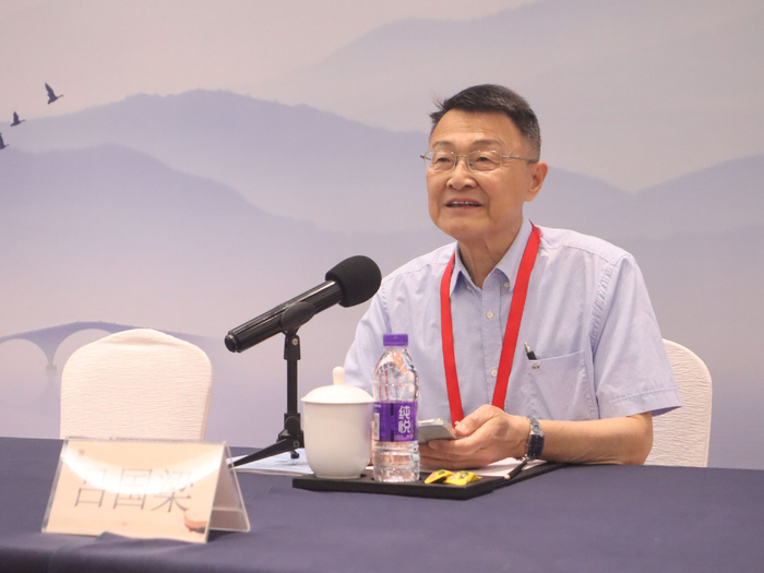 “小明围棋机器人杯”全国围棋锦标赛（团体）裁判长吕国梁宣读注意事项