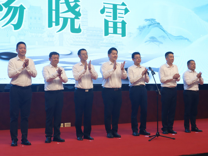 晋城市人民政府副市长杨晓雷宣布开赛