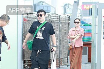何雯娜体态丰腴似怀孕