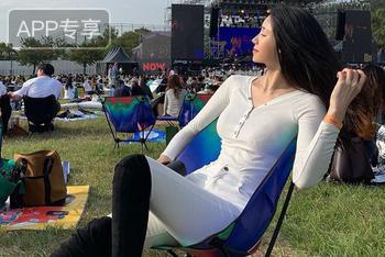 模特美女大长腿傲人