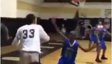 视频-篮球上机智的表现！小伙假传真投骗过防守人