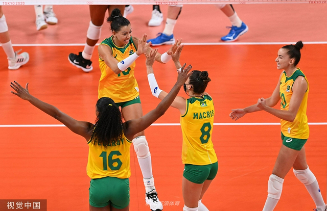 美国女排大胜巴西夺金 金牌数反超中国