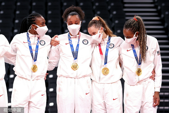 美国女排大胜巴西夺金 金牌数反超中国