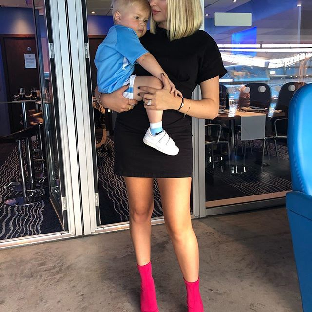 德布劳内娇妻私房照