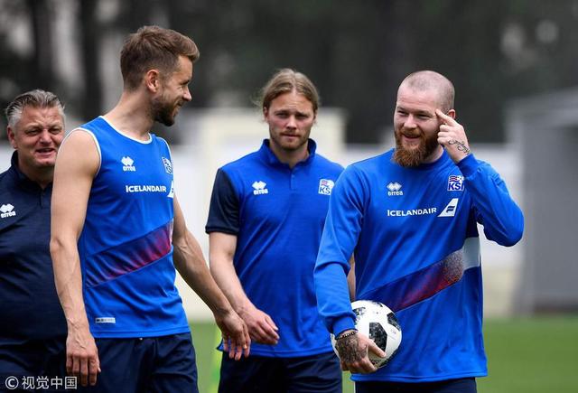 分析冰岛队在2024年欧洲杯预选赛中的优势和劣势