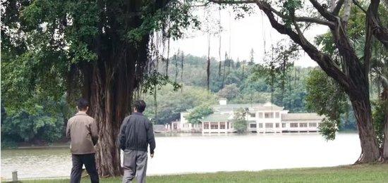 影视剧《棋士》在江门市东湖公园倚湖楼拍摄现场