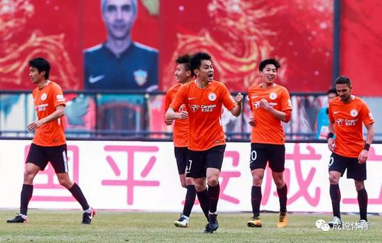 上一轮联赛中人和客胜权健爆出大冷