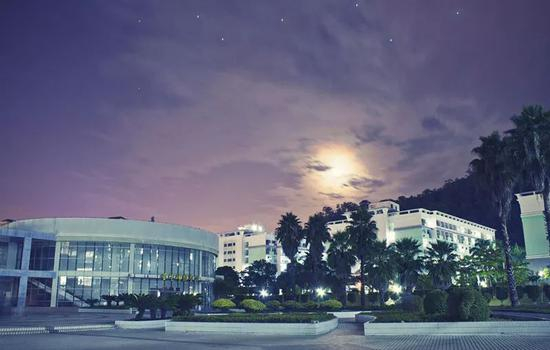 友情提醒：路上车辆较多，请佩戴好头盔手套等，注意安全。