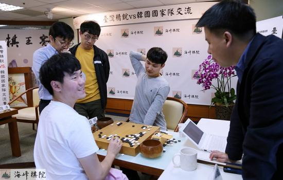 朴廷桓：从棋的内容上来说林君谚棋王实力和我最接近。