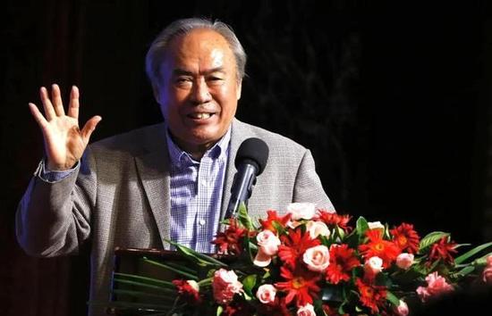 《足球》报创始人严俊君评论：开创中国足球新时代