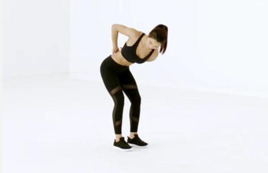 第三个动作：屈膝仰卧后撑