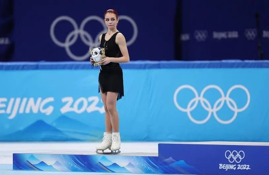 特鲁索娃拿银牌不开心