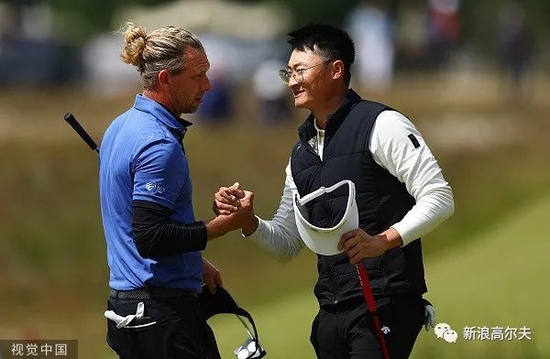 李昊桐（右）与西姆