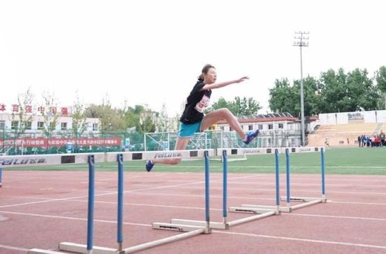 ↑ 李俊玉夺冠瞬间已无对手