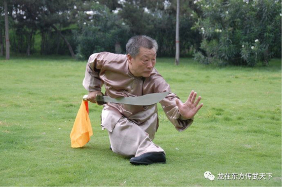 心意六合拳代表人物李洳波签署合同