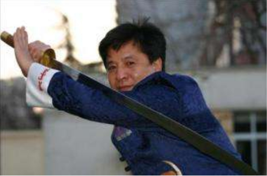 通臂拳代表人物徐崇武签署合同