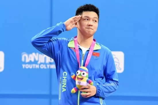 2014年南京青奥会上 樊振东成就世界青少年乒乓球赛大满贯