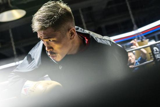 木村翔在进行赛前训练。 澎湃新闻记者 黄庆 图