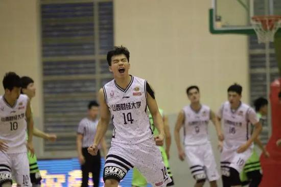 谷晨旭化身怒吼天尊