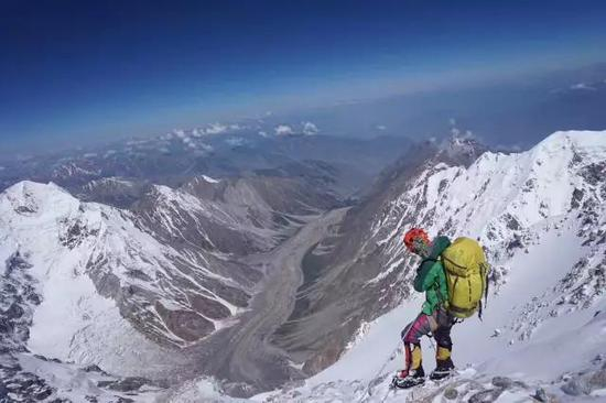 南迦帕尔巴特下撤途中，罗静在这次攀登中尝试自己组队，并担任攀登的统指挥。