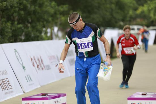 （来自瑞典的参赛选手年龄最大84岁）