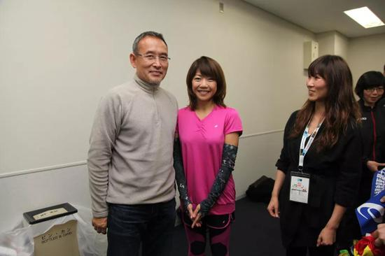 田老师和高桥尚子合影