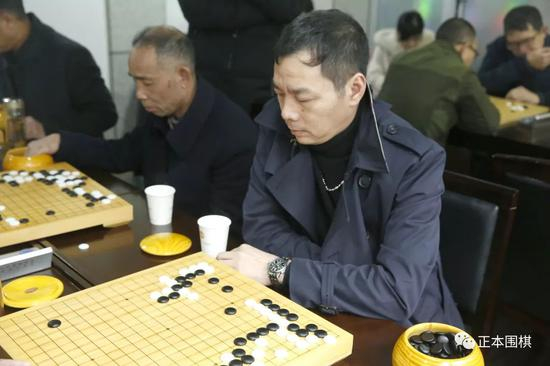  王敬（温州棋坛常青树）
